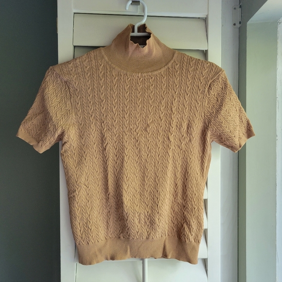 Zara tan cable knit short sleeve mockneck top with faux pearl button - Picture 1 of 6